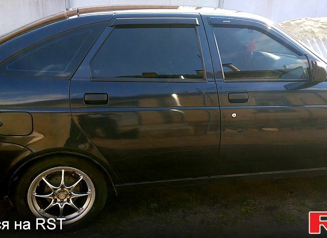 Черный ВАЗ Priora, объемом двигателя 1.6 л и пробегом 165 тыс. км за 3300 $, фото 4 на Automoto.ua