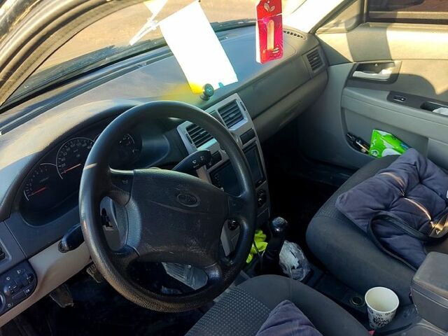 Чорний ВАЗ Priora, об'ємом двигуна 1.6 л та пробігом 221 тис. км за 1400 $, фото 1 на Automoto.ua