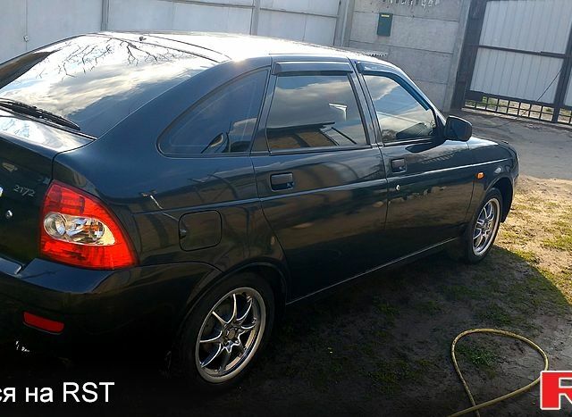 Черный ВАЗ Priora, объемом двигателя 1.6 л и пробегом 165 тыс. км за 3300 $, фото 3 на Automoto.ua