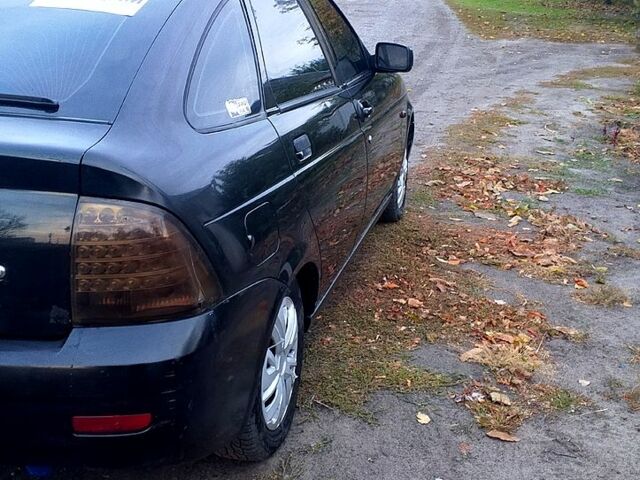 Черный ВАЗ Priora, объемом двигателя 1.6 л и пробегом 186 тыс. км за 2100 $, фото 3 на Automoto.ua