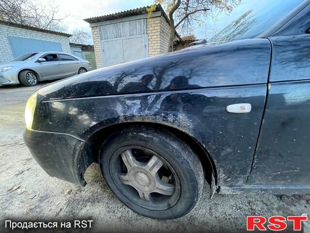 Черный ВАЗ Priora, объемом двигателя 1.6 л и пробегом 183 тыс. км за 1800 $, фото 6 на Automoto.ua