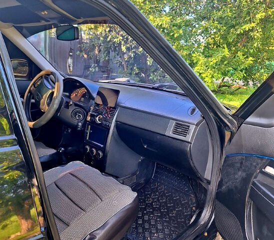 Черный ВАЗ Priora, объемом двигателя 1.6 л и пробегом 380 тыс. км за 2500 $, фото 4 на Automoto.ua