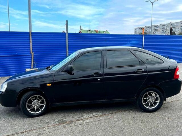 Черный ВАЗ Priora, объемом двигателя 1.6 л и пробегом 198 тыс. км за 2699 $, фото 1 на Automoto.ua