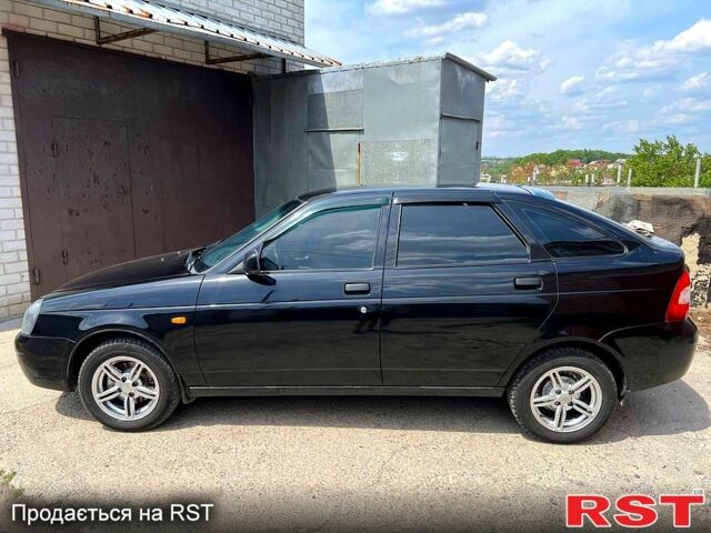 Черный ВАЗ Priora, объемом двигателя 1.6 л и пробегом 300 тыс. км за 2700 $, фото 1 на Automoto.ua