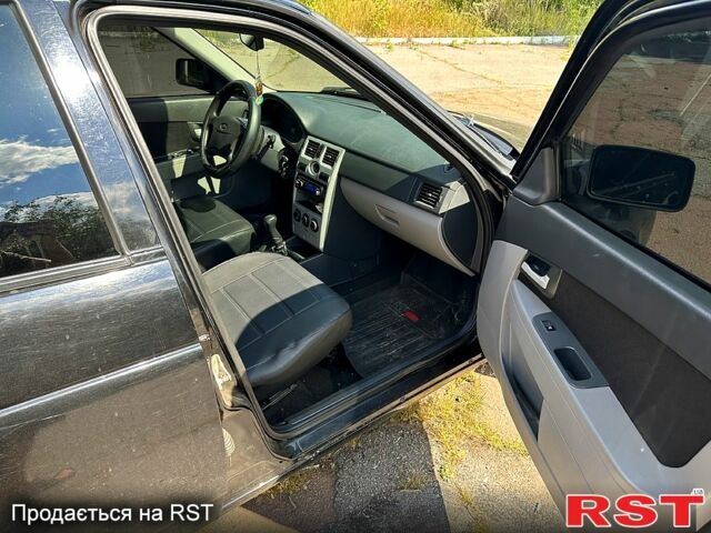 Черный ВАЗ Priora, объемом двигателя 1.6 л и пробегом 190 тыс. км за 2700 $, фото 3 на Automoto.ua