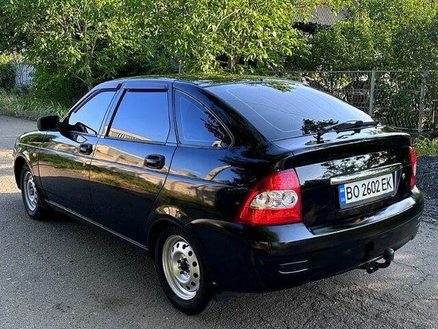 Черный ВАЗ Priora, объемом двигателя 1.6 л и пробегом 174 тыс. км за 2550 $, фото 4 на Automoto.ua