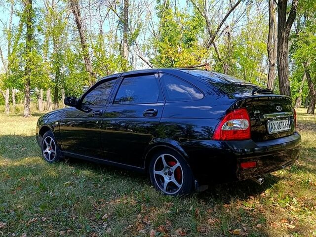 Черный ВАЗ Priora, объемом двигателя 1.6 л и пробегом 158 тыс. км за 3400 $, фото 5 на Automoto.ua