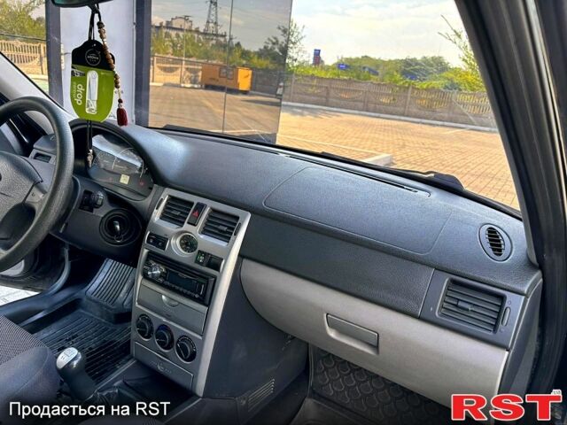 Черный ВАЗ Priora, объемом двигателя 1.6 л и пробегом 170 тыс. км за 3100 $, фото 1 на Automoto.ua