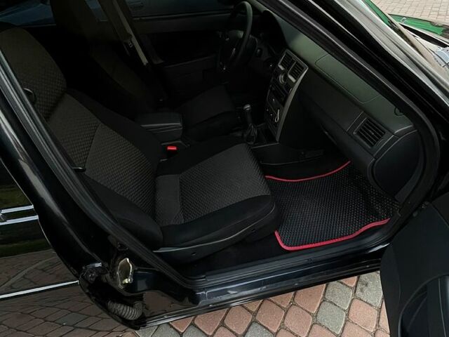 Черный ВАЗ Priora, объемом двигателя 1.6 л и пробегом 104 тыс. км за 4500 $, фото 7 на Automoto.ua