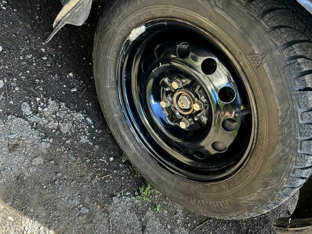 Черный ВАЗ Priora, объемом двигателя 1.6 л и пробегом 124 тыс. км за 2800 $, фото 3 на Automoto.ua