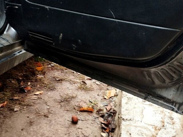 Черный ВАЗ Priora, объемом двигателя 1.6 л и пробегом 330 тыс. км за 2400 $, фото 6 на Automoto.ua