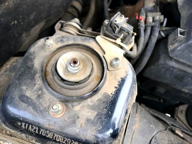 Черный ВАЗ Priora, объемом двигателя 1.6 л и пробегом 174 тыс. км за 2000 $, фото 7 на Automoto.ua