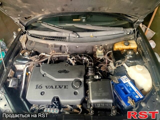 Черный ВАЗ Priora, объемом двигателя 1.6 л и пробегом 142 тыс. км за 2450 $, фото 8 на Automoto.ua