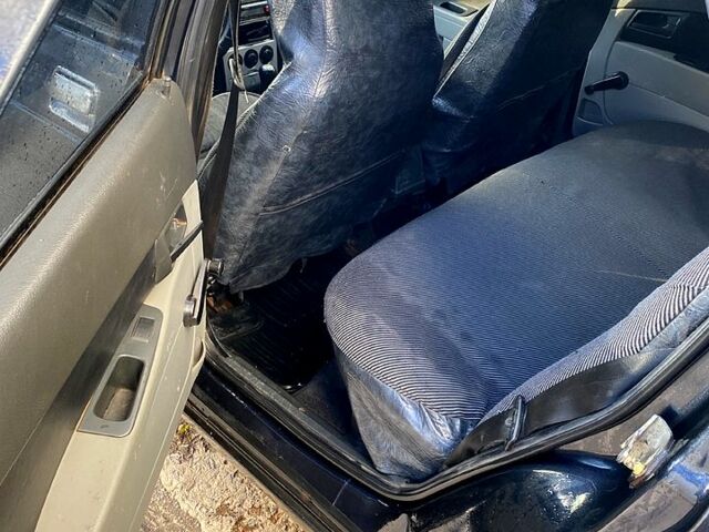 Чорний ВАЗ Priora, об'ємом двигуна 1.6 л та пробігом 265 тис. км за 2500 $, фото 11 на Automoto.ua