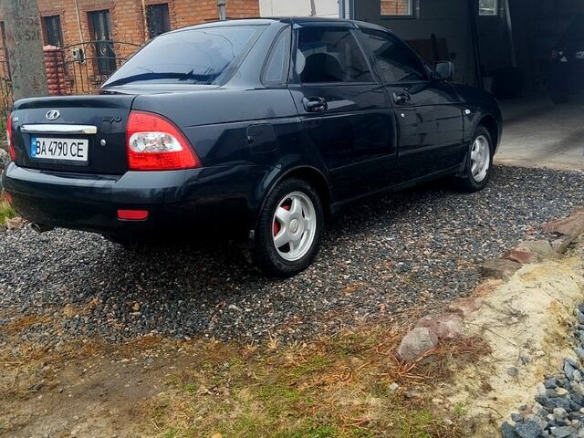 Черный ВАЗ Priora, объемом двигателя 1.6 л и пробегом 161 тыс. км за 2000 $, фото 1 на Automoto.ua