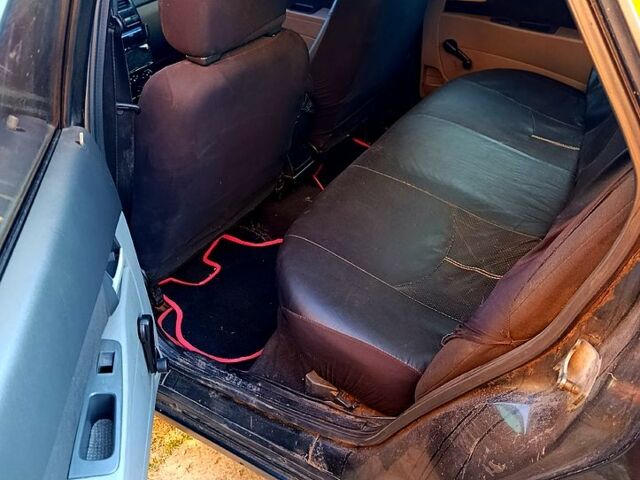 Чорний ВАЗ Priora, об'ємом двигуна 1.6 л та пробігом 224 тис. км за 1520 $, фото 9 на Automoto.ua