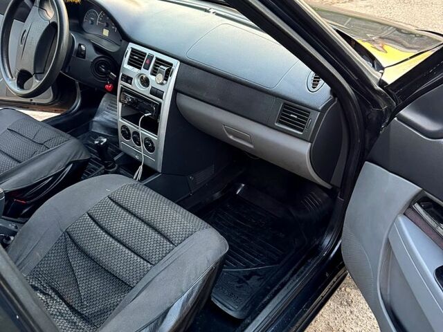 Черный ВАЗ Priora, объемом двигателя 1.6 л и пробегом 200 тыс. км за 2600 $, фото 11 на Automoto.ua