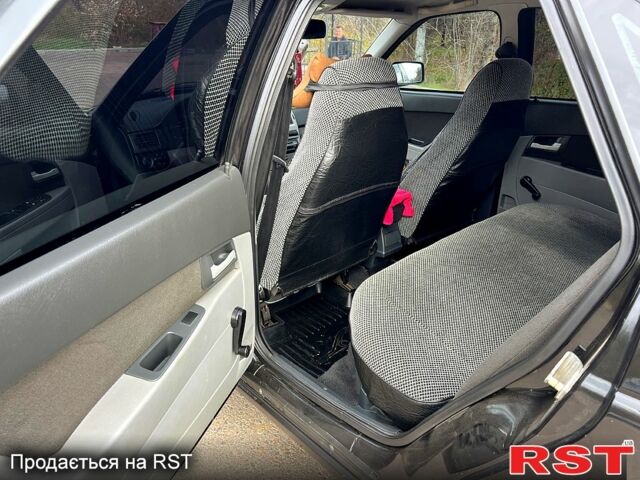 Черный ВАЗ Priora, объемом двигателя 1.6 л и пробегом 105 тыс. км за 4000 $, фото 9 на Automoto.ua