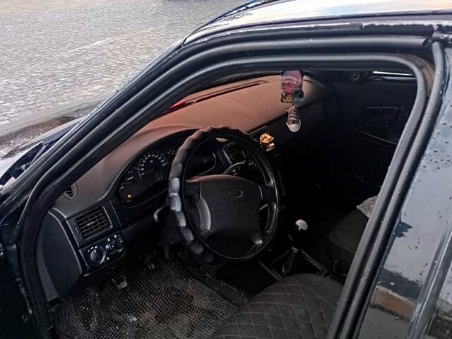 Чорний ВАЗ Priora, об'ємом двигуна 1.6 л та пробігом 300 тис. км за 2000 $, фото 6 на Automoto.ua