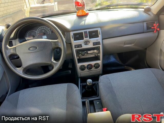 Черный ВАЗ Priora, объемом двигателя 1.6 л и пробегом 183 тыс. км за 2799 $, фото 7 на Automoto.ua