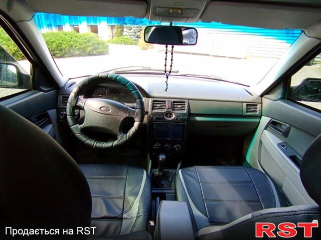 Черный ВАЗ Priora, объемом двигателя 1.6 л и пробегом 92 тыс. км за 3500 $, фото 4 на Automoto.ua