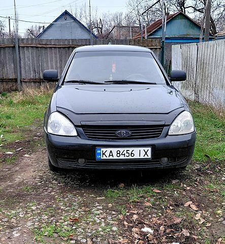 Черный ВАЗ Priora, объемом двигателя 1.6 л и пробегом 300 тыс. км за 3000 $, фото 2 на Automoto.ua