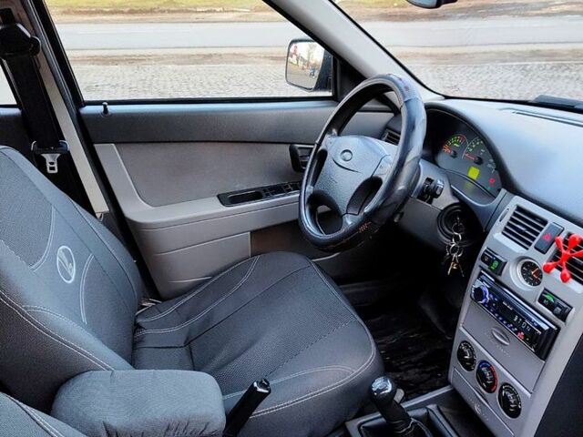 Черный ВАЗ Priora, объемом двигателя 1.6 л и пробегом 0 тыс. км за 2990 $, фото 10 на Automoto.ua
