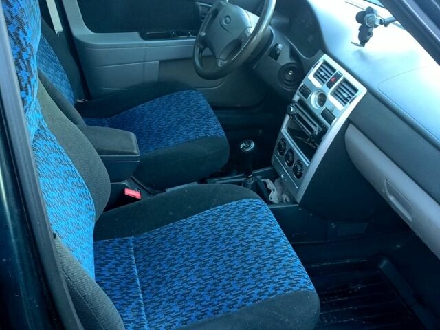 Черный ВАЗ Priora, объемом двигателя 1.6 л и пробегом 250 тыс. км за 2550 $, фото 9 на Automoto.ua