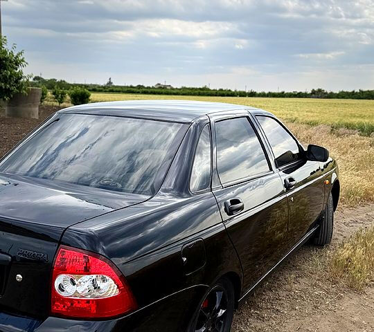 Черный ВАЗ Priora, объемом двигателя 1.6 л и пробегом 200 тыс. км за 2700 $, фото 1 на Automoto.ua