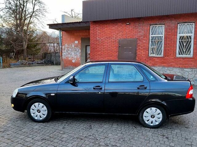 Черный ВАЗ Priora, объемом двигателя 1.6 л и пробегом 0 тыс. км за 2990 $, фото 2 на Automoto.ua