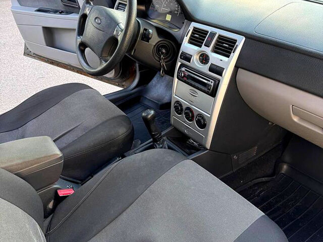 Черный ВАЗ Priora, объемом двигателя 1.6 л и пробегом 165 тыс. км за 2100 $, фото 8 на Automoto.ua