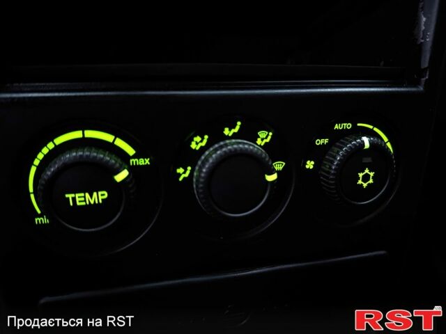 Черный ВАЗ Priora, объемом двигателя 1.6 л и пробегом 190 тыс. км за 3100 $, фото 8 на Automoto.ua