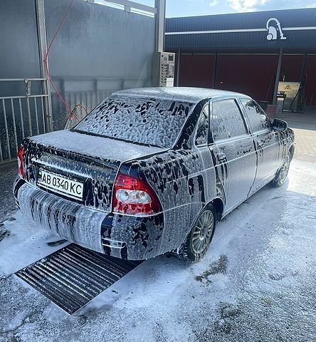 Черный ВАЗ Priora, объемом двигателя 1.6 л и пробегом 135 тыс. км за 3300 $, фото 6 на Automoto.ua