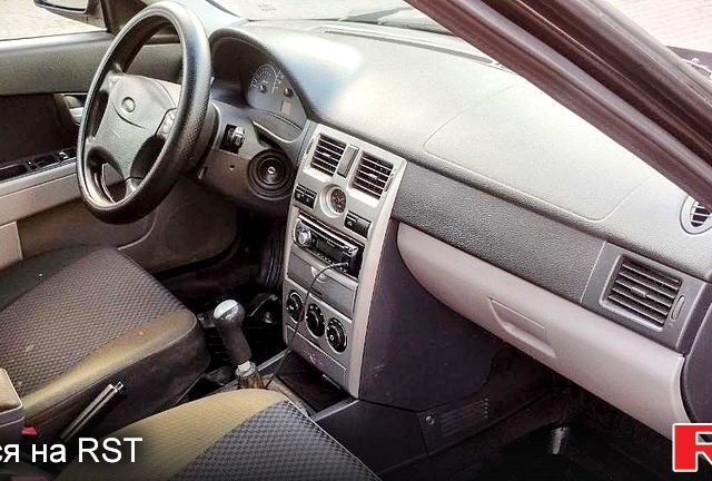 Черный ВАЗ Priora, объемом двигателя 1.6 л и пробегом 170 тыс. км за 3300 $, фото 7 на Automoto.ua