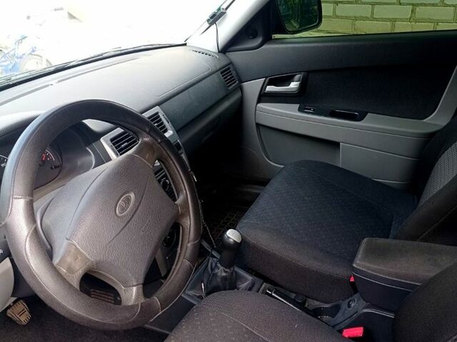 Черный ВАЗ Priora, объемом двигателя 1.6 л и пробегом 68 тыс. км за 4500 $, фото 5 на Automoto.ua