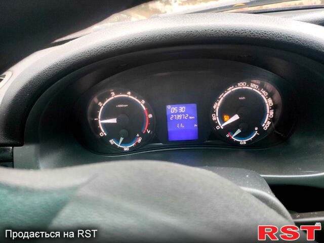 Коричневый ВАЗ Priora, объемом двигателя 1.6 л и пробегом 280 тыс. км за 3800 $, фото 5 на Automoto.ua