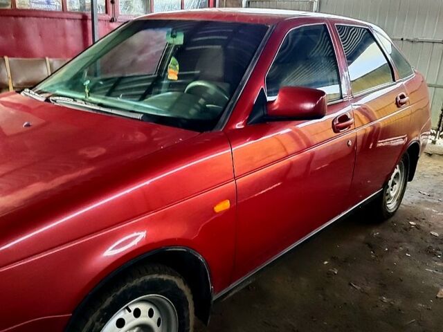 Красный ВАЗ Priora, объемом двигателя 1.6 л и пробегом 240 тыс. км за 2500 $, фото 4 на Automoto.ua