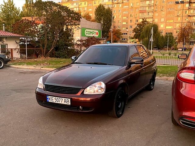 Красный ВАЗ Priora, объемом двигателя 1.6 л и пробегом 121 тыс. км за 3199 $, фото 1 на Automoto.ua