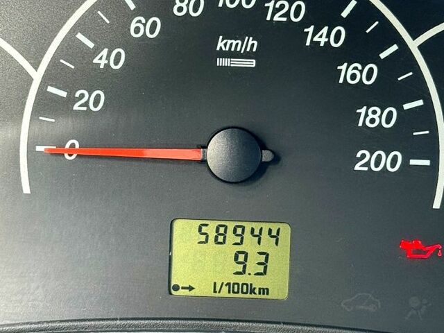 Красный ВАЗ Priora, объемом двигателя 1.6 л и пробегом 60 тыс. км за 5500 $, фото 5 на Automoto.ua