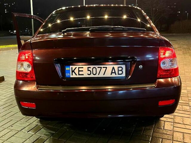 Красный ВАЗ Priora, объемом двигателя 1.6 л и пробегом 121 тыс. км за 3199 $, фото 5 на Automoto.ua