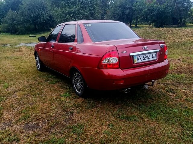 Красный ВАЗ Priora, объемом двигателя 1.6 л и пробегом 162 тыс. км за 2800 $, фото 2 на Automoto.ua