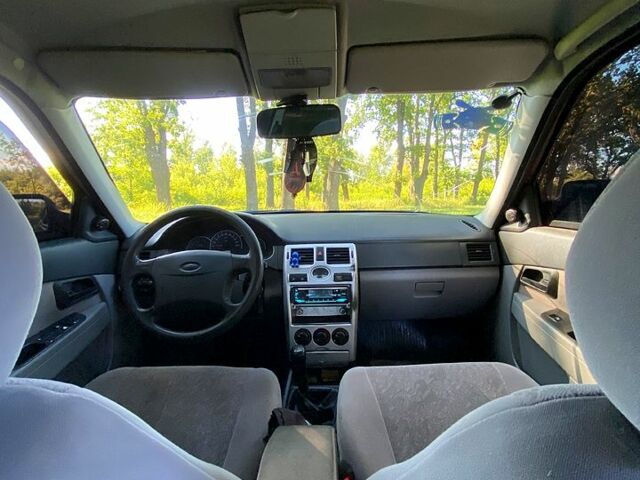 Червоний ВАЗ Priora, об'ємом двигуна 1.6 л та пробігом 242 тис. км за 2600 $, фото 7 на Automoto.ua