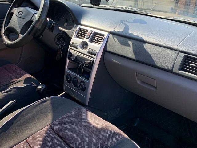 Красный ВАЗ Priora, объемом двигателя 1.6 л и пробегом 222 тыс. км за 2650 $, фото 6 на Automoto.ua
