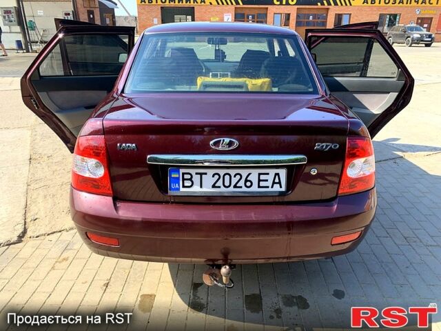 Красный ВАЗ Priora, объемом двигателя 1.6 л и пробегом 222 тыс. км за 2650 $, фото 3 на Automoto.ua