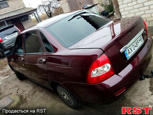 Красный ВАЗ Priora, объемом двигателя 1.6 л и пробегом 60 тыс. км за 3100 $, фото 1 на Automoto.ua