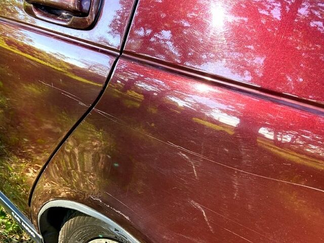 Червоний ВАЗ Priora, об'ємом двигуна 1.6 л та пробігом 242 тис. км за 2600 $, фото 2 на Automoto.ua