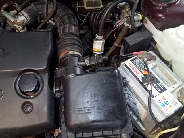 Красный ВАЗ Priora, объемом двигателя 1.6 л и пробегом 60 тыс. км за 3100 $, фото 11 на Automoto.ua