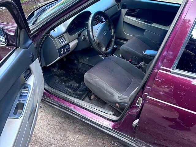 Красный ВАЗ Priora, объемом двигателя 1.6 л и пробегом 450 тыс. км за 2700 $, фото 2 на Automoto.ua