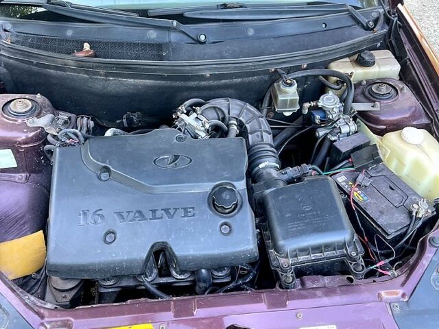 Красный ВАЗ Priora, объемом двигателя 1.6 л и пробегом 0 тыс. км за 2000 $, фото 5 на Automoto.ua