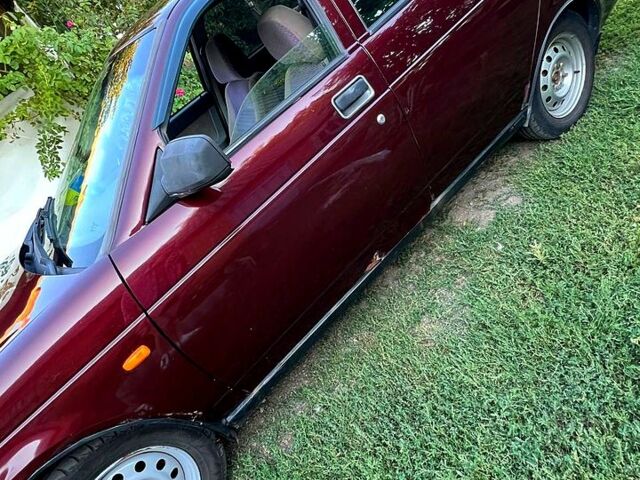 Червоний ВАЗ Priora, об'ємом двигуна 1.6 л та пробігом 300 тис. км за 1200 $, фото 6 на Automoto.ua